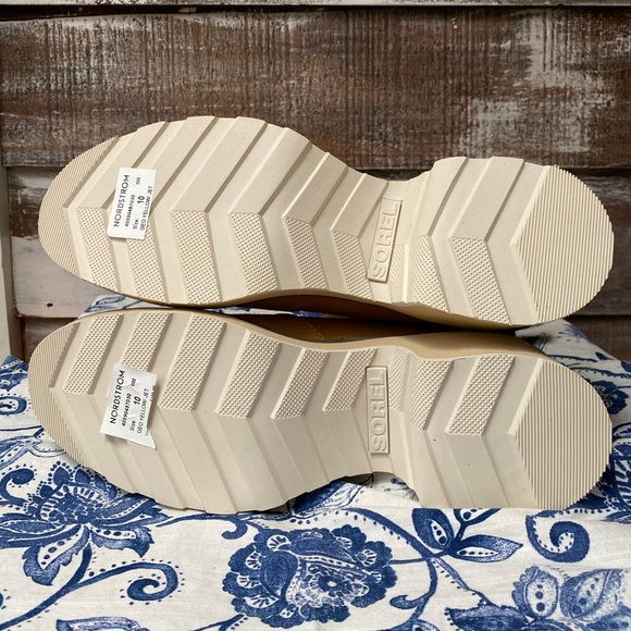 🖤NWT🖤 Sorel Hi-Line Heel Chelsea Boot - Picture 4 of 9